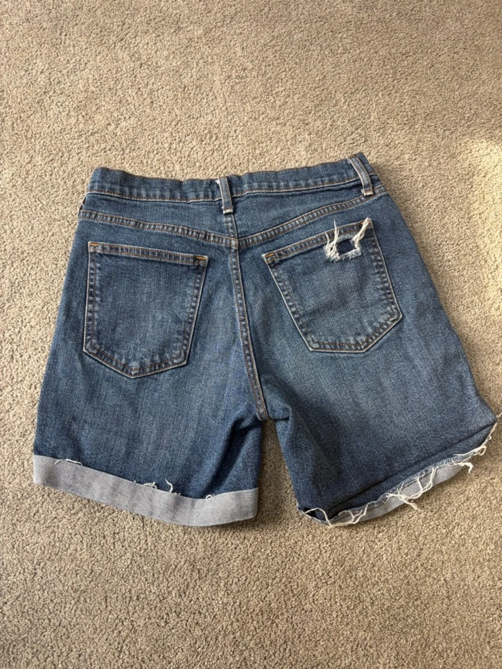 GAP Women's Medium Blue Distressed Cuffed Denim Shorts - Picture 2 of 3
